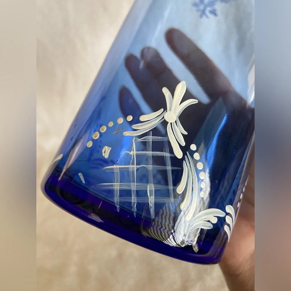 🖤 Hand Painted Tall Blue Glass Vase Daisy Floral Artist assigned L. Lavieri